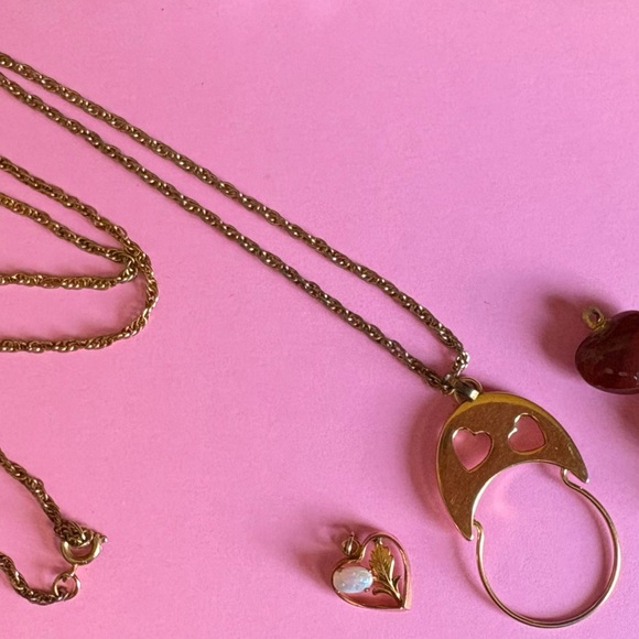 Vintage 1970s Monet Charm Necklace with 3 Charms - Picture 8 of 9